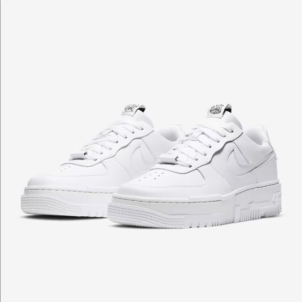 Nike Air Force 1 Pixel 7.5